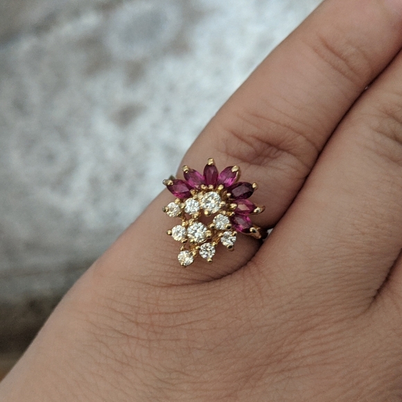 14k Gold 1.5ct Ruby and Diamond Ring - Picture 3 of 8